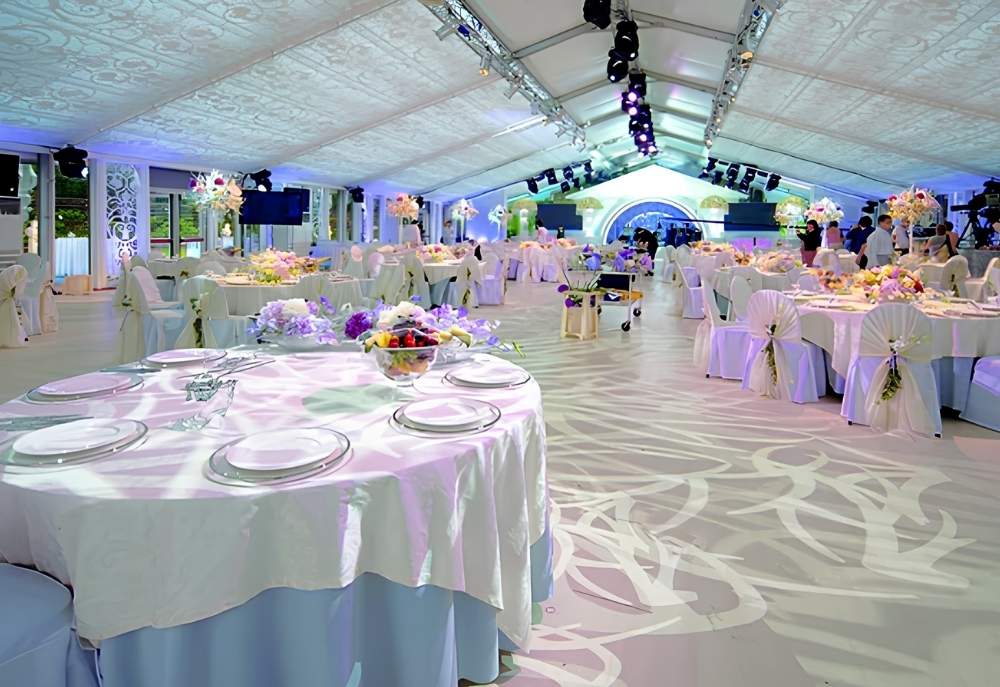 屋外イベントに上質な空間を。ヨーロピアン大型テントでつくる特設会場